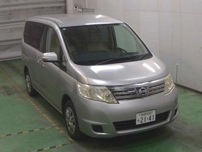 NISSAN SERENA