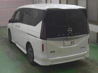 NISSAN SERENA
