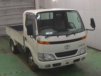 TOYOTA DYNA