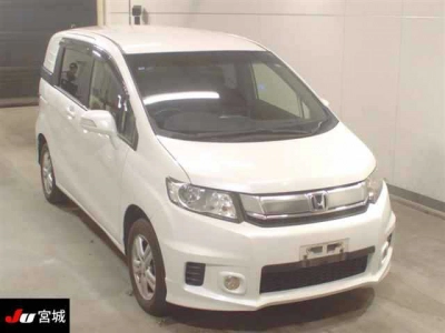 HONDA FREED SPIKE