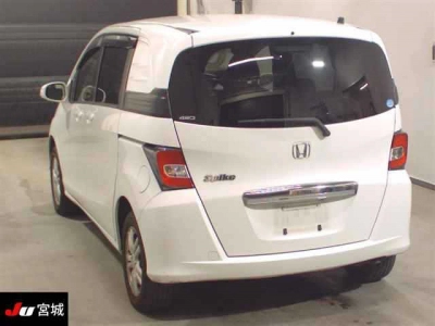 HONDA FREED SPIKE