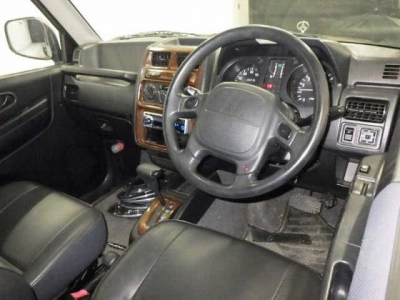 MITSUBISHI PAJERO JUNIOR