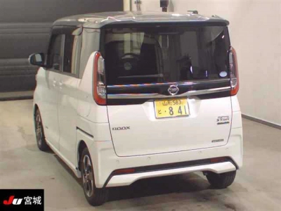 NISSAN ROOX