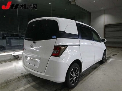 HONDA FREED SPIKE