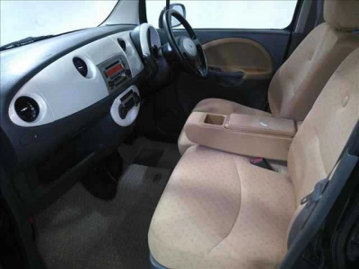 DAIHATSU MOVE LATTE