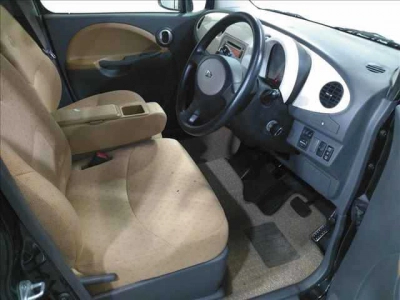 DAIHATSU MOVE LATTE