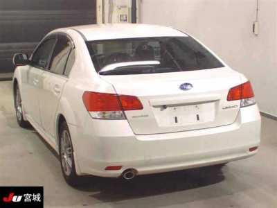 SUBARU LEGACY B4