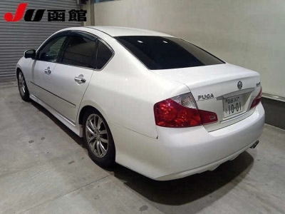 NISSAN FUGA