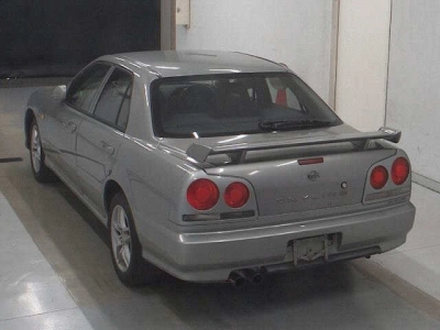 NISSAN SKYLINE