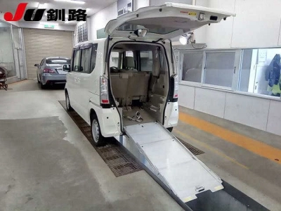 HONDA N BOX +