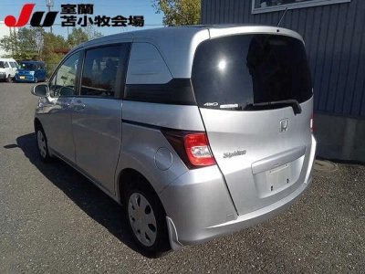 HONDA FREED SPIKE