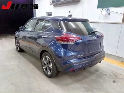 NISSAN KICKS