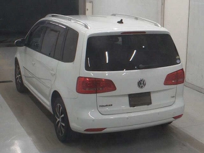 VOLKSWAGEN GOLF TOURAN