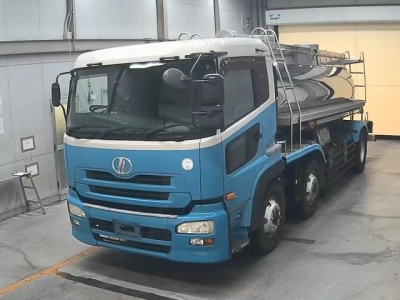 NISSAN UD