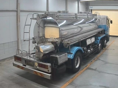 NISSAN UD