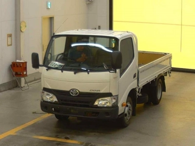 TOYOTA DYNA