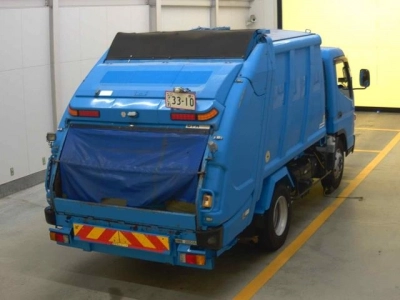 MITSUBISHI CANTER