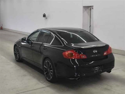 NISSAN SKYLINE