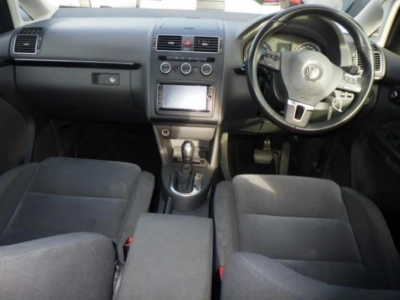 VOLKSWAGEN GOLF TOURAN