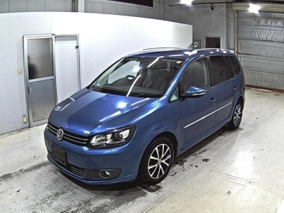 VOLKSWAGEN GOLF TOURAN