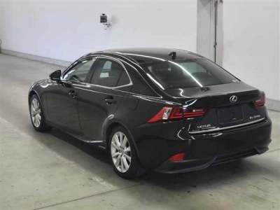 LEXUS IS