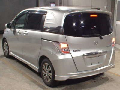 HONDA FREED SPIKE