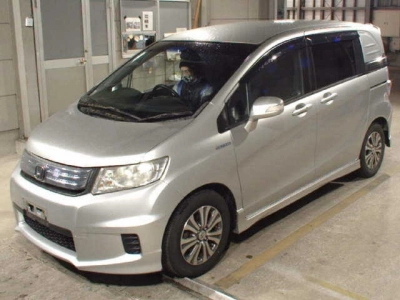 HONDA FREED SPIKE