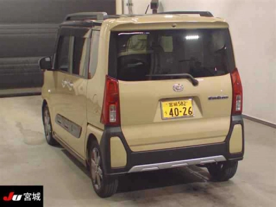 DAIHATSU TANTO FUN CROSS