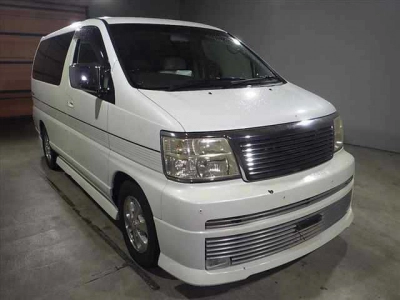 NISSAN ELGRAND