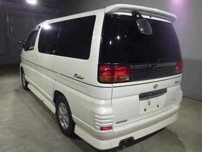 NISSAN ELGRAND