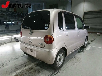 DAIHATSU MOVE LATTE