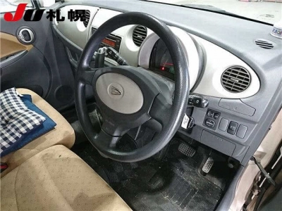 DAIHATSU MOVE LATTE