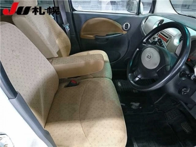 DAIHATSU MOVE LATTE