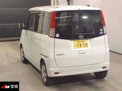 NISSAN ROOX