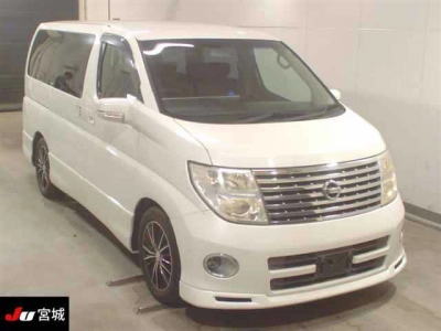 NISSAN ELGRAND