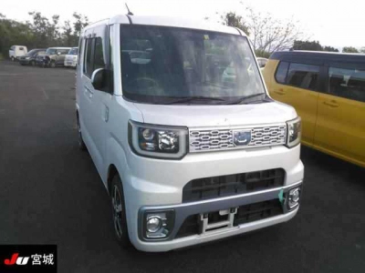 DAIHATSU WAKE