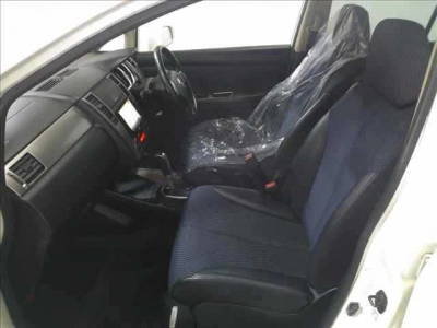 NISSAN TIIDA