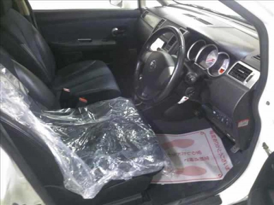 NISSAN TIIDA