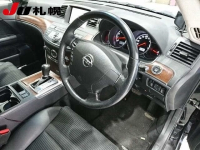 NISSAN FUGA