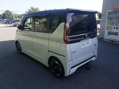 NISSAN ROOX