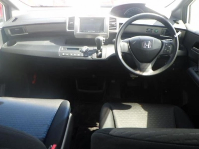 HONDA FREED SPIKE