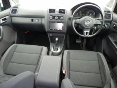VOLKSWAGEN GOLF TOURAN