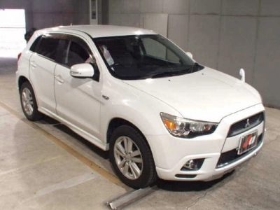 MITSUBISHI RVR