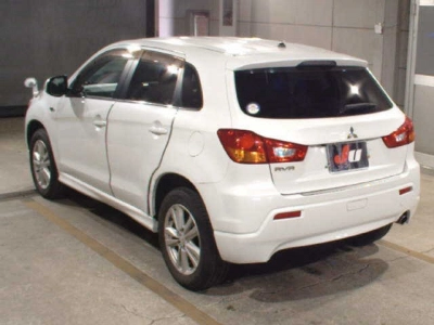 MITSUBISHI RVR