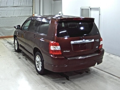 TOYOTA KLUGER HYBRID