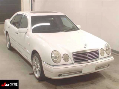 MERCEDES BENZ E CLASS
