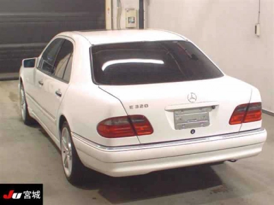 MERCEDES BENZ E CLASS