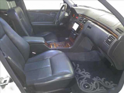 MERCEDES BENZ E CLASS