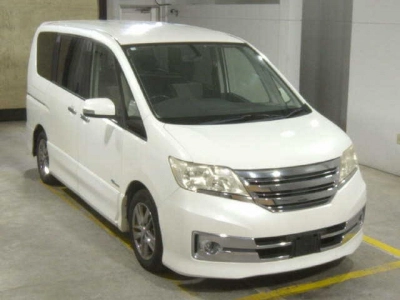 NISSAN SERENA