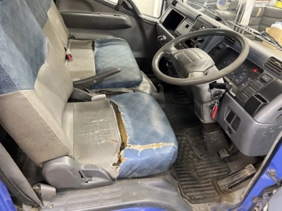 MITSUBISHI CANTER